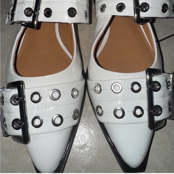 Steve Madden Shoes - Steve Madden Graya White Patent